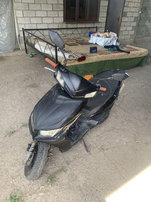 Срочно продам м8