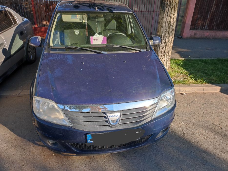 Vând Dacia Logan  2011