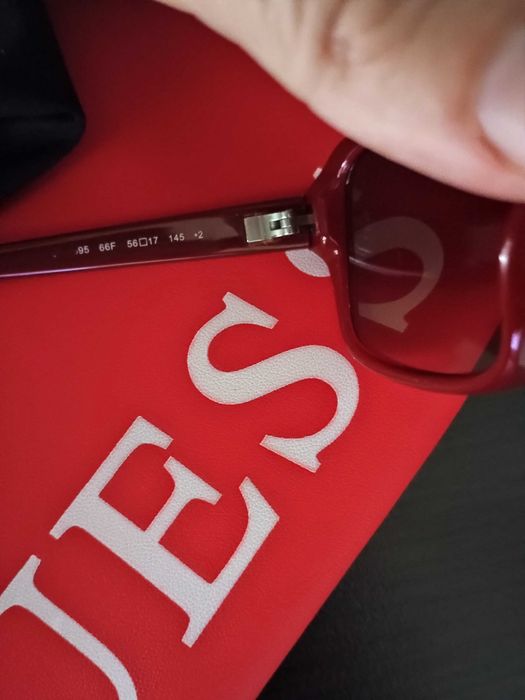 Оригинални Дамски слънчеви очила Guess