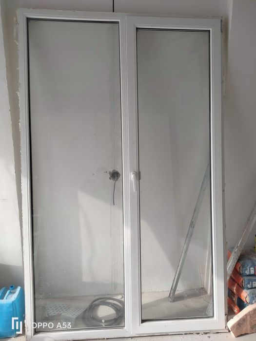 Витражное окно с дверью