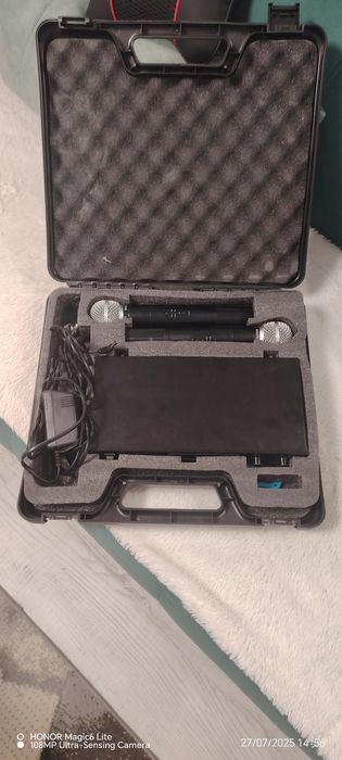 Vând microfoane shure