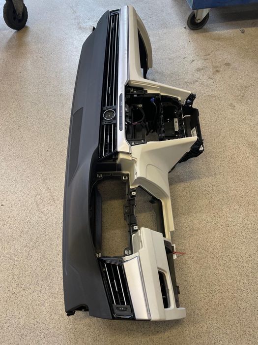 Plansa bord vw passat b8, vw arteon