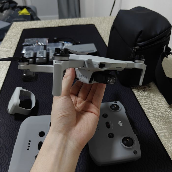 Продам DJI Mini 2 Fly More Combo