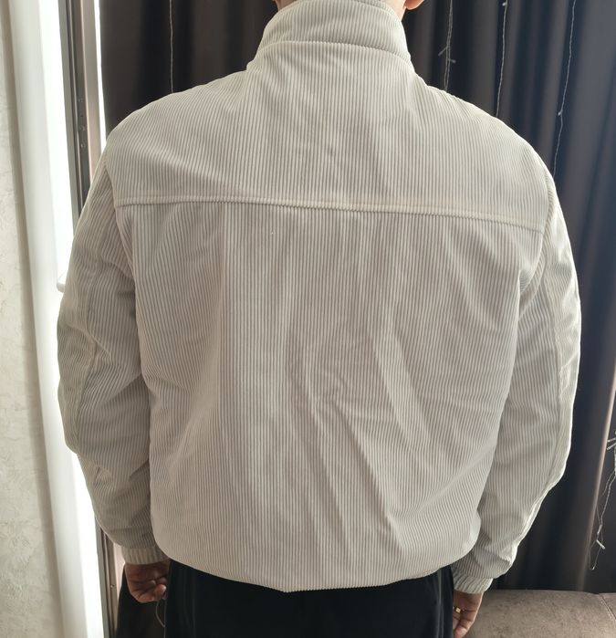 Продам бомбер - куртка осень - весна