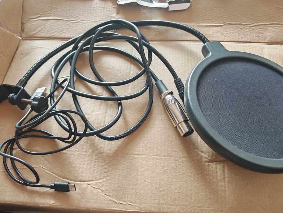 Професионален кондензаторен микрофон+V8K звукова карта-стрий и подкаст