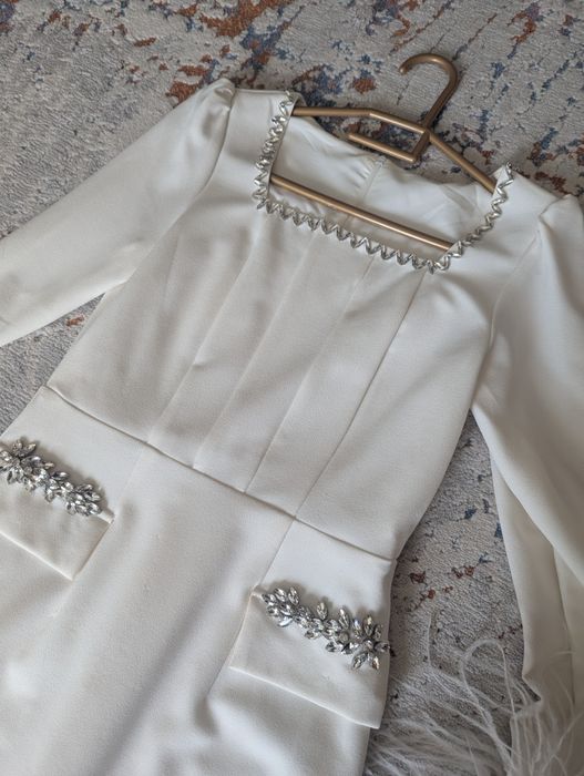 Платье вечернее белая очень красивая