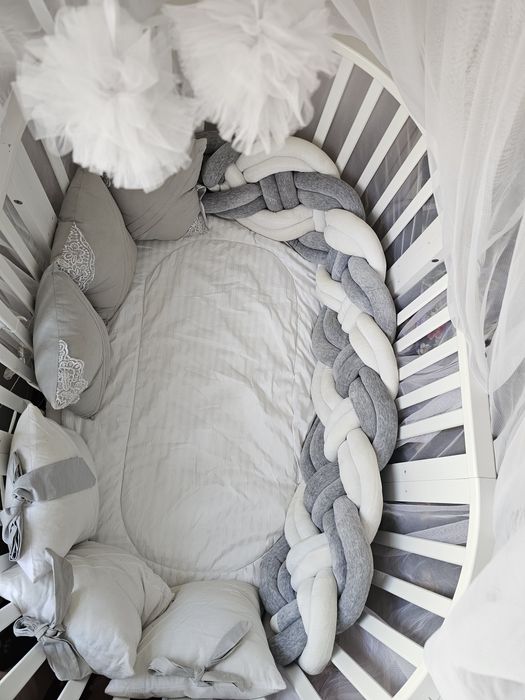 Детский кровать.