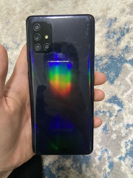 Продам самсунг а71 128гигабайт