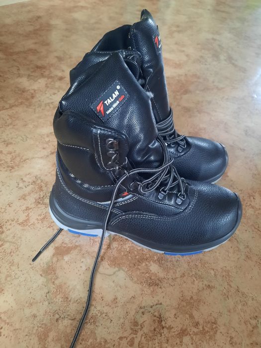 Ботинки рабочие. Зима. Размер  39.