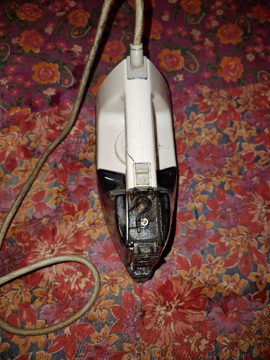 Утюг рабочи в хорошем состояни