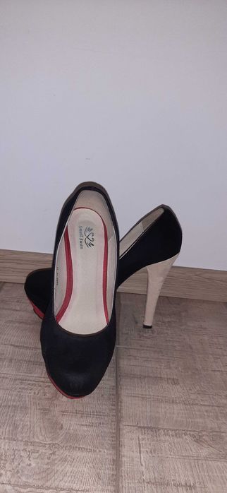 Vand pantofi catifea