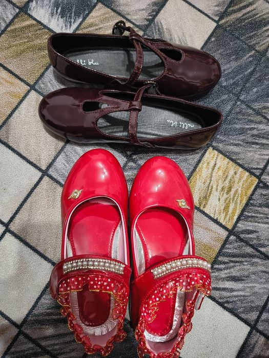 Vand pantofi fetite noi