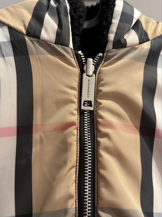 Burberry дамско двулицево яке