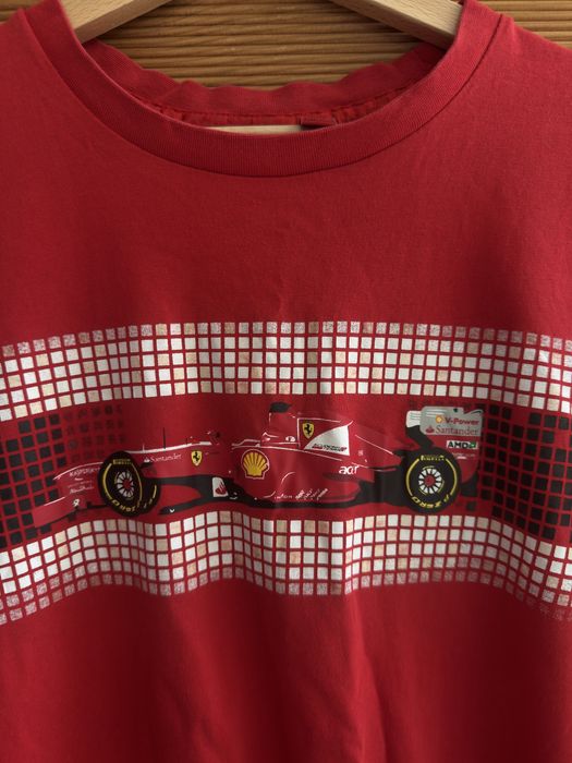 мъжка тениска FERRARI Men's T-Shirt with Graphic 1 Ferrari F1 T-Shirt. Official Licensed Product