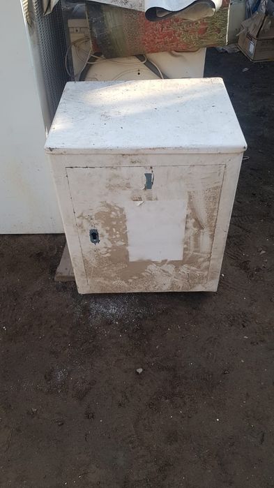 Сейф металлический