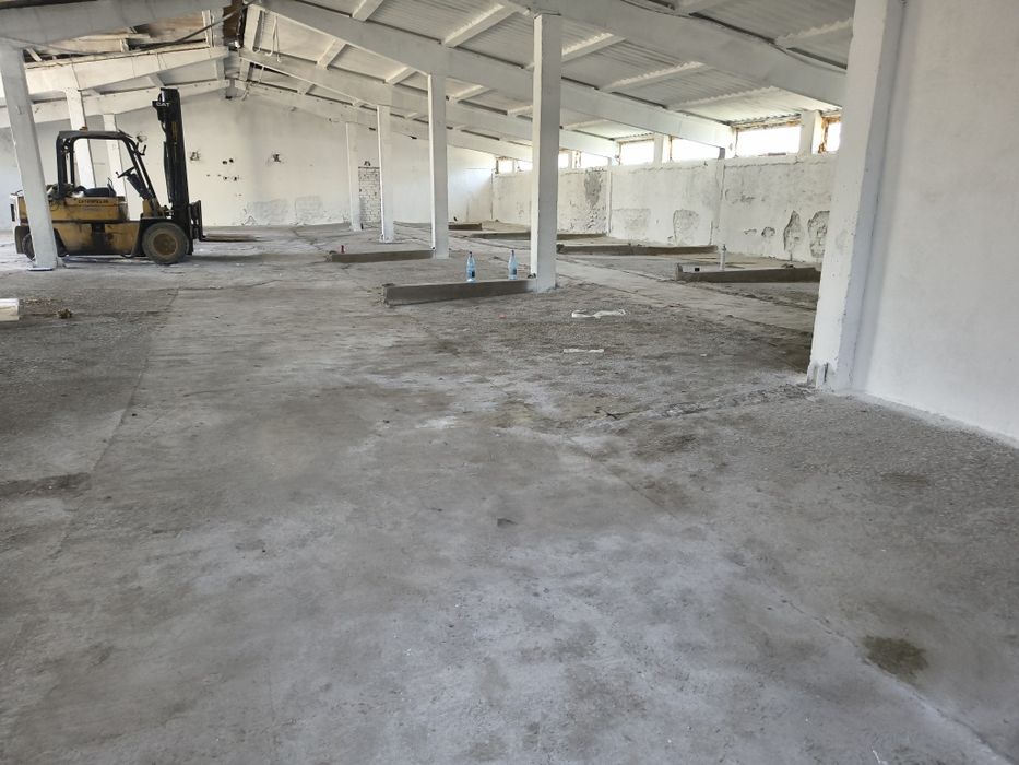 Spatii depozitare in Tomesti  ,hala de închiriat  cu curte SI parcare