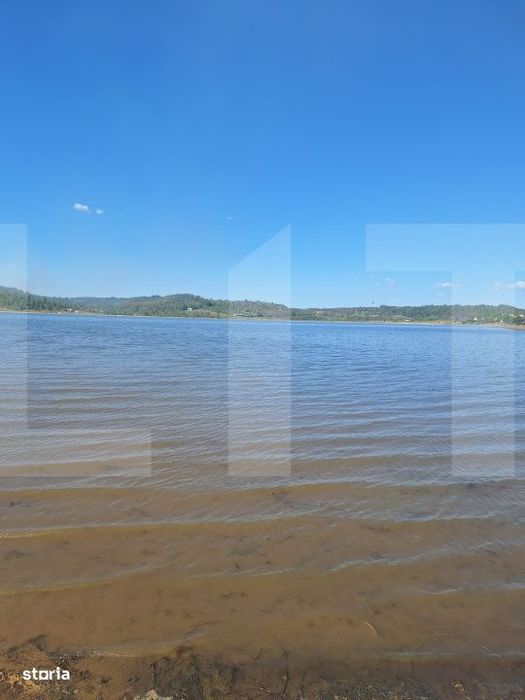 Teren de vanzare 1.600 mp cu deschidere la lac – zona Lacul Surduc
