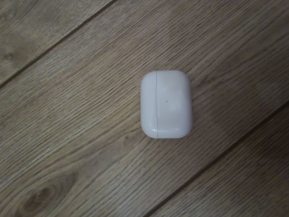 Продаю Airpods pro1 оригинальные срочно