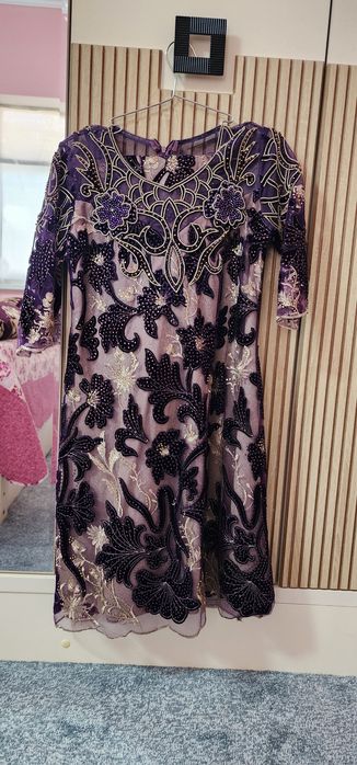 Национальная платье для всех дамы.