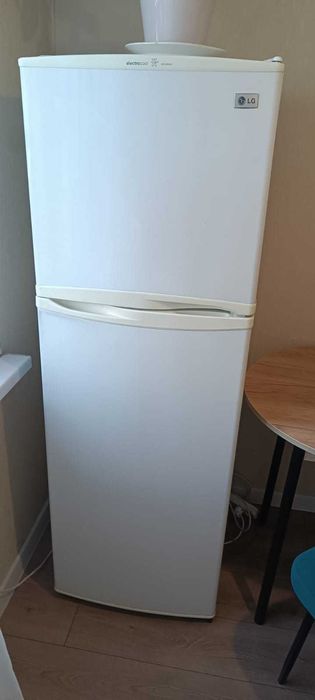 Холодильник LG двухкамерный