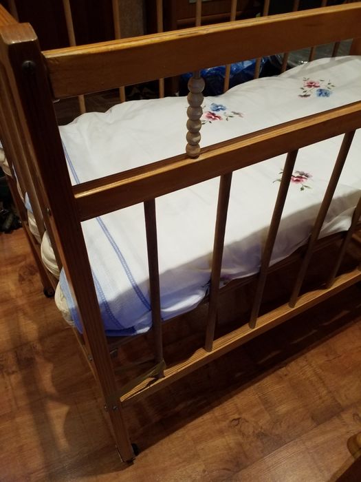 Кроватка детская.