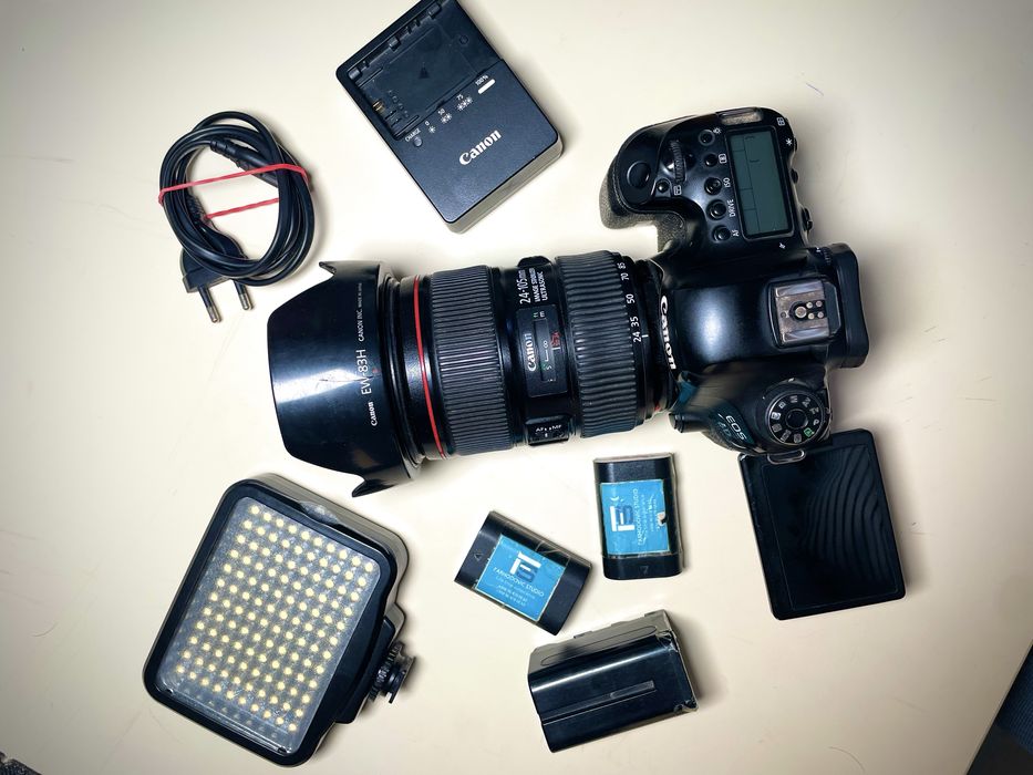 Canon mark 2  komplekt sotiladi , arzon narxda . Кенон марк