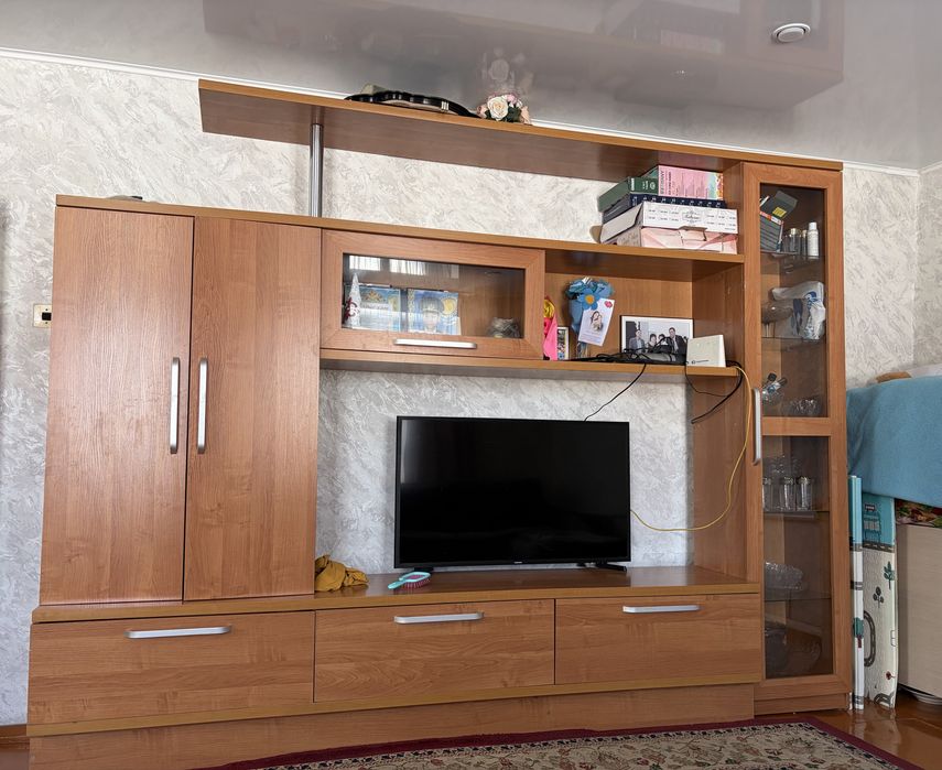 Продам!!Шкаф для гостиной