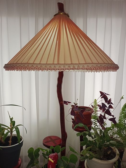 Продам подставку для растений с абажуром