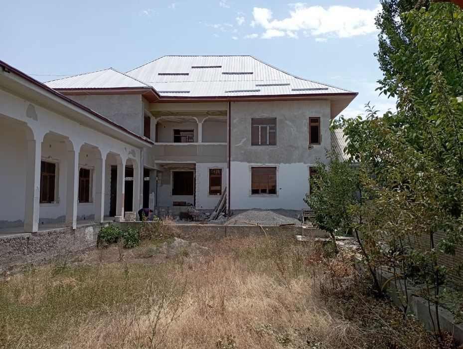 Ховли уй сотилади