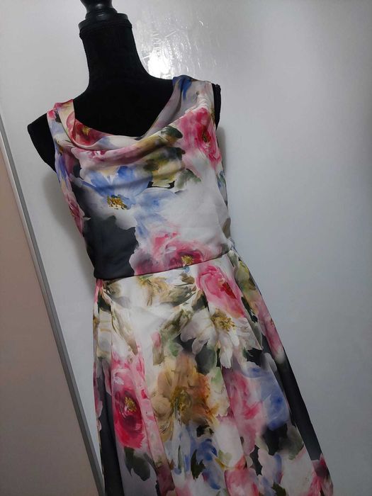 Rochie imprimeu floral La Donna in V, in clos