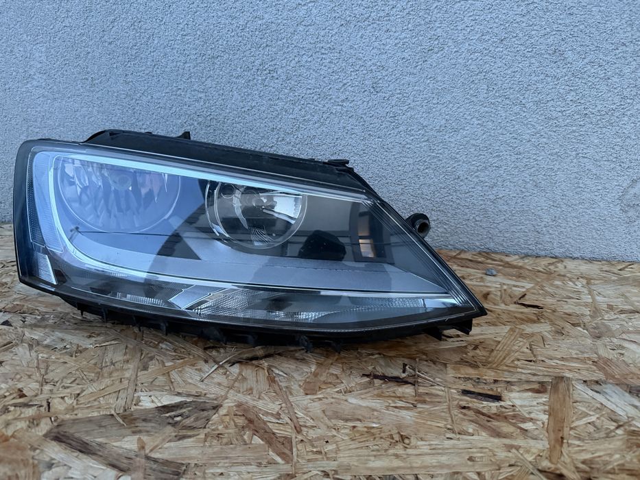 Far dreapta VW Jetta 5C Halogen Original Europa