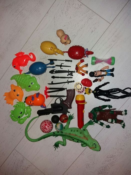 Лот играчки за момче; въртележки