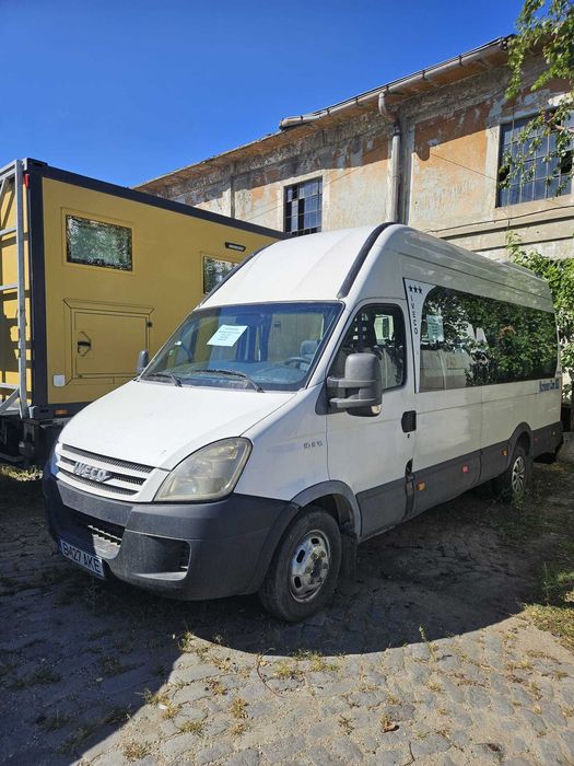 autoutilitare microbuz