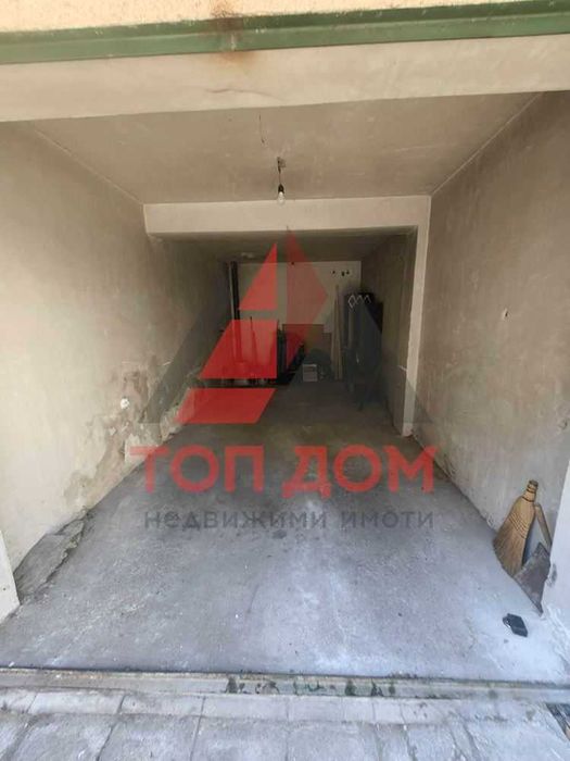 Продава се Гараж / Паркомясто в Варна, Лятно кино Тракия - 18 кв.м за 2223 €/кв.м - Снимка #1