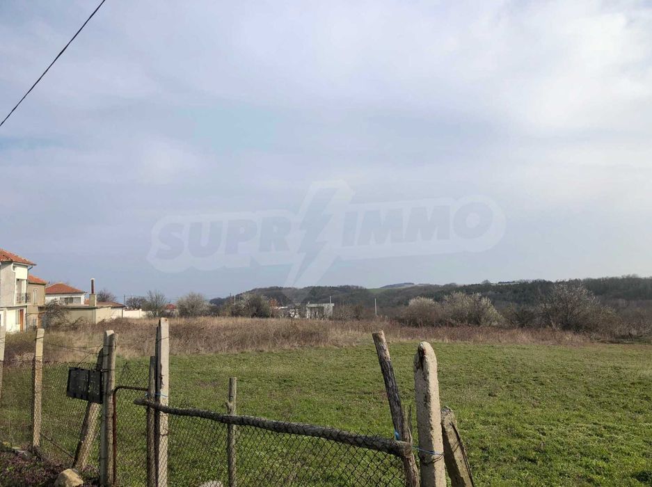 Продава се земя в частична регулация за жилищни нужди - с. Горица