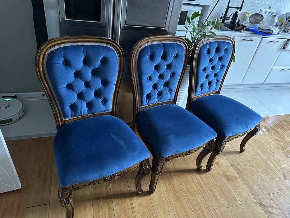 Продам шикарный стол и 6 стульев