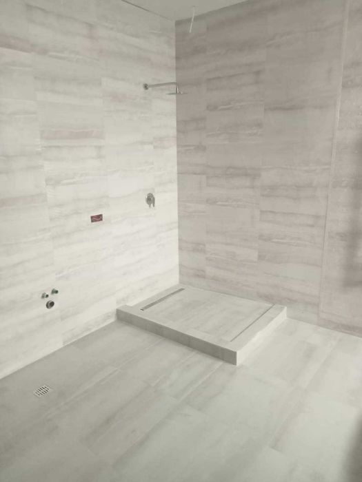 Meseriasi Executam: Zugraveala, Gresie . Faianta