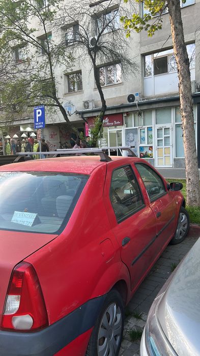 Vând Dacia Logan