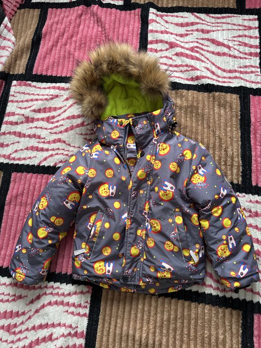 Продам детскую куртку