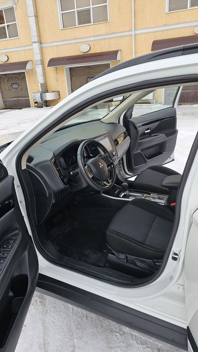 Mitsubishi Outlander 2021 г.в.