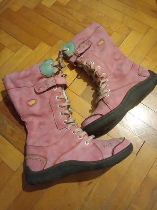 Дамски ботуши чисто нови