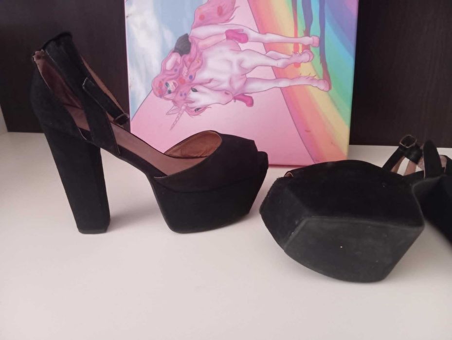 Jeffrey Campbell сандали висок ток