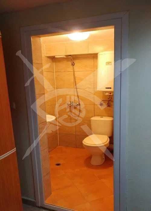 Дава се под наем Едностаен апартамент в Варна, Базар Левски - 24 кв.м за 280 € - Снимка #2