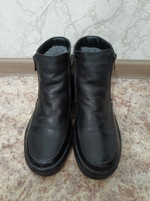 Продам зимние сапоги мужские