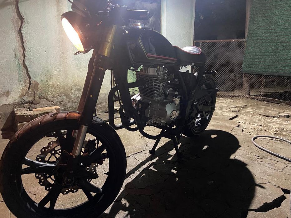 Китайский мотоцикл 200 кубов