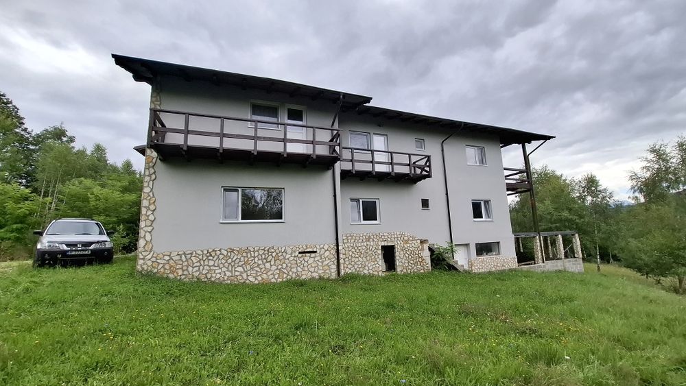 Vila 640mp utili Zarnesti Piatra Craiului