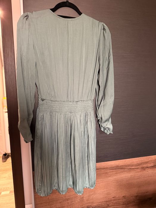 Зелена разкроена рокля Reserved