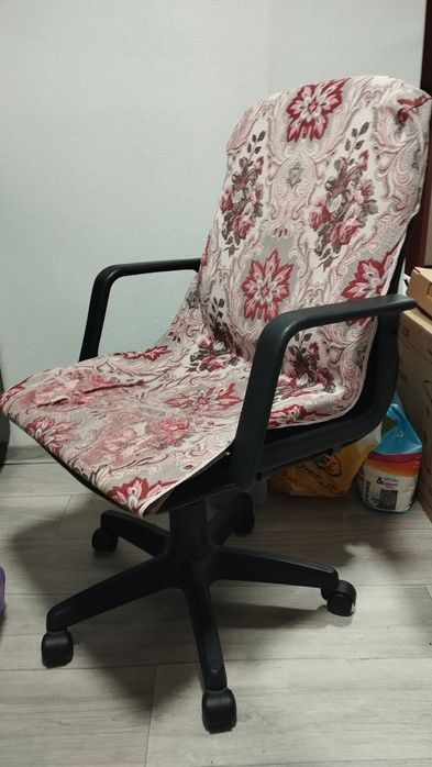 Продаю кресло офисное б/у
