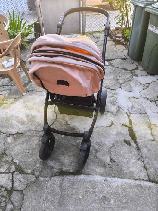 Бебешка количка с два коша