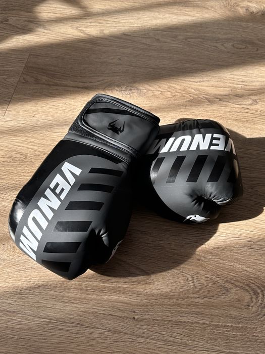 Manusi de box venum 14 oz noi